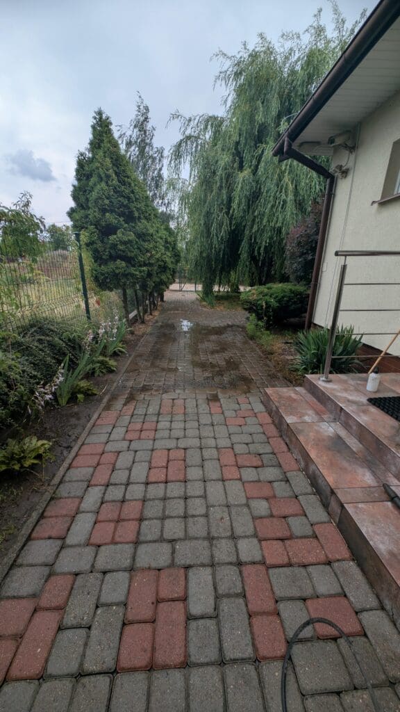 mycie kostki brukowej wstępny etap