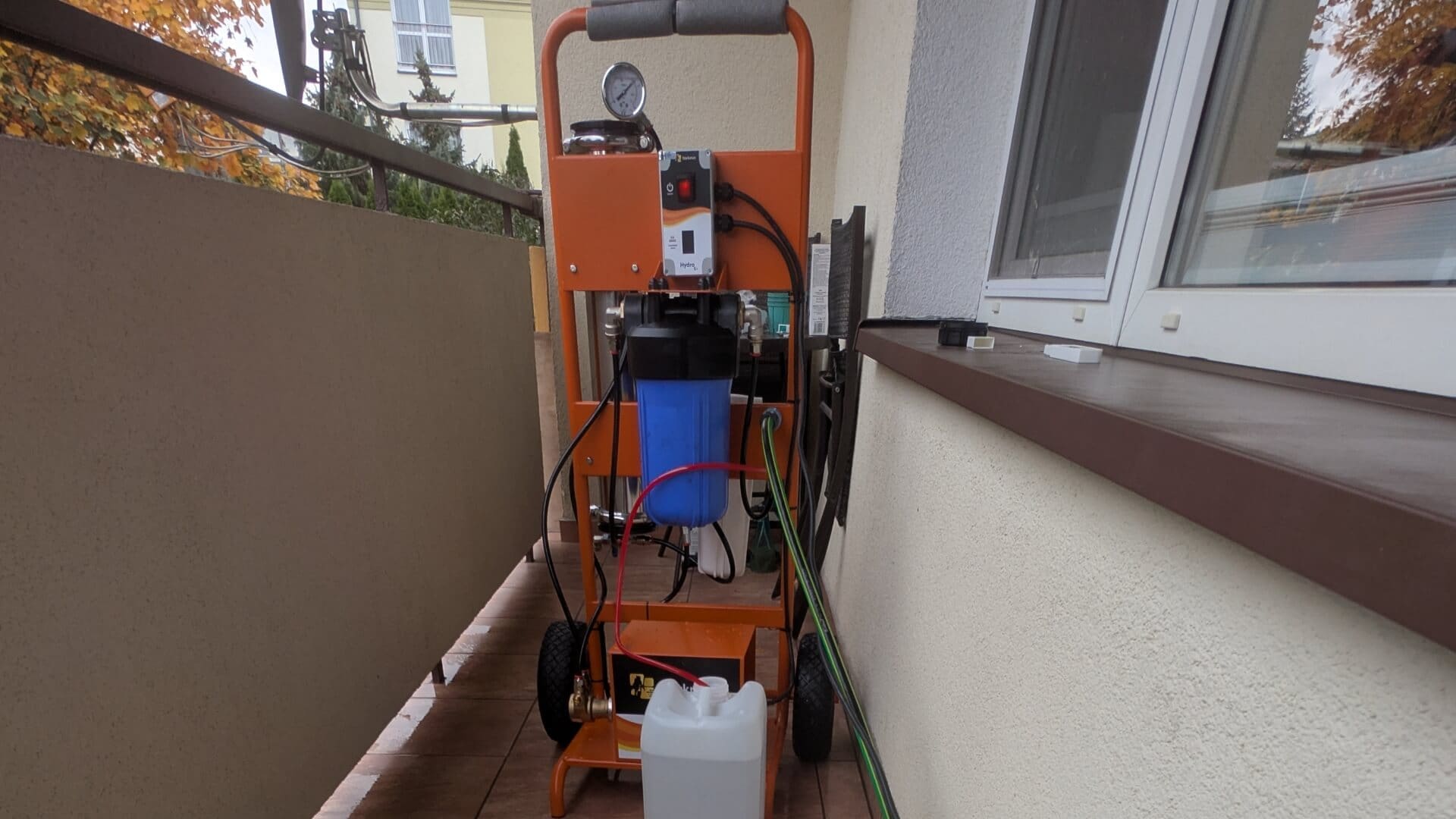 Profesjonalna woda demineralizowana do mycia witryn – czystość, która zostaje na dłużej