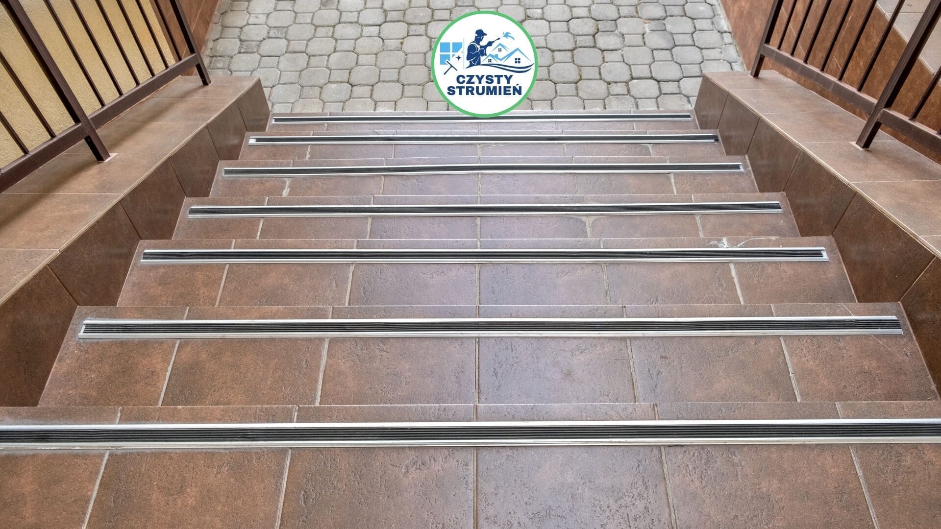 Schody wykończone płytkami – dlaczego warto i mycie ciśnieniowe